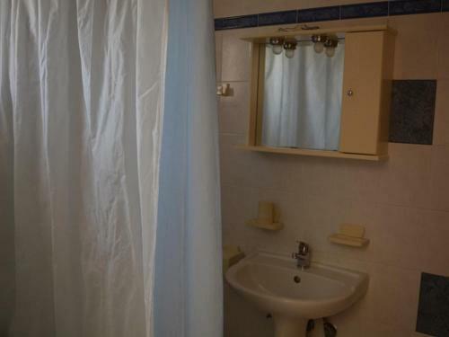 Hostal Room In Apartment - Amaril Hotel Apartments