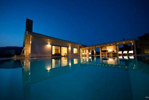 Loutraki � Tramonto Di Olive - Gorgeous Pool Villa