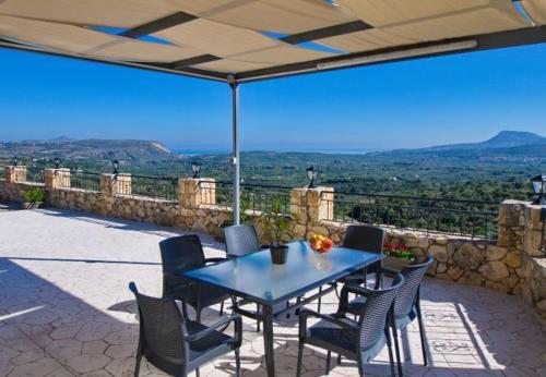 Samonas Villa Sleeps 4 With Pool And Air Con