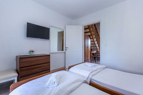 Frida Apartments "by Checkin"