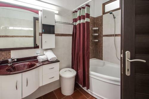 Luxury Townhouse And Town Apartment