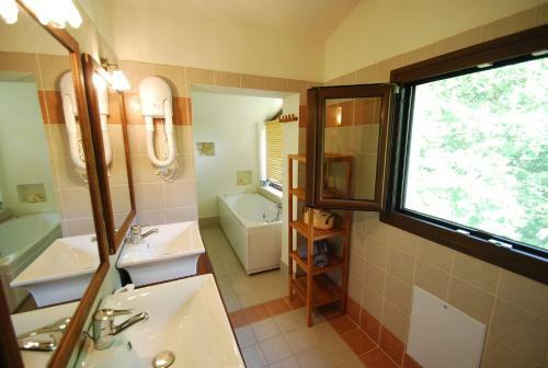 Great Skiathos Villa Three Bedroom Villa Apartment Peaceful Setting Skiathos
