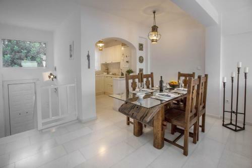 Spetses Elegant Residence With Panoramic View By Ghh