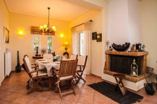 Villa Secluded Residence With Fireplace Close To Beach