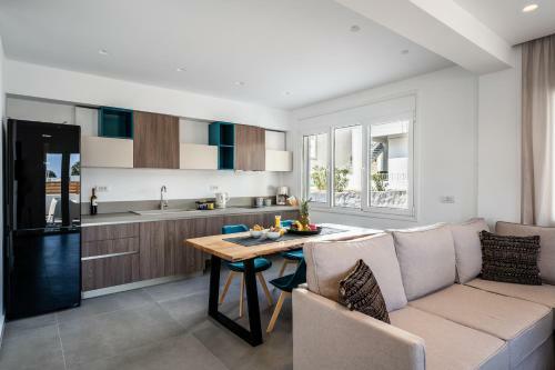 Apartamento Thira Gold Suites