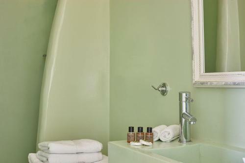 W Villa Dakora - A Beautiful 2 Bedroom Villa - Plunge Pool