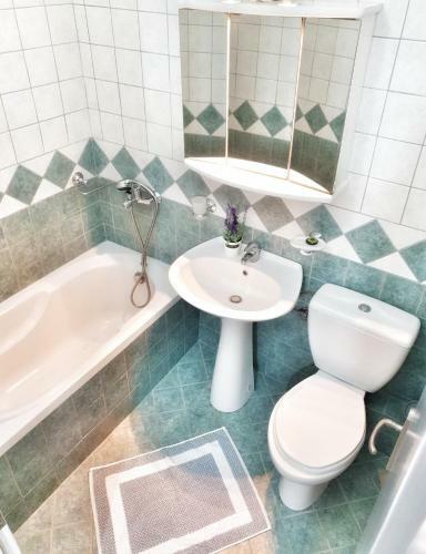 Hostal Orange Apartments
