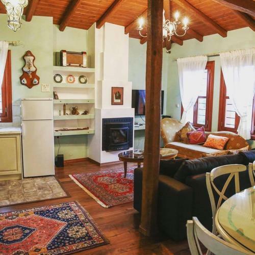 Hostal The House By The River Luxury Villa