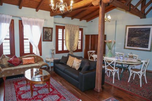 Hostal The House By The River Luxury Villa