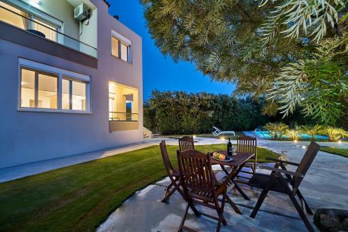 Villa Charma - Wonderful Villa With Private Pool And Garden