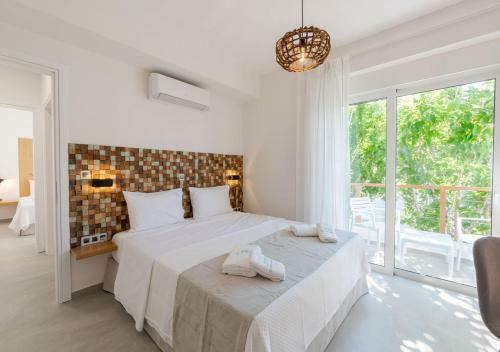 Hostal Costa Vasia Suites And Apartments