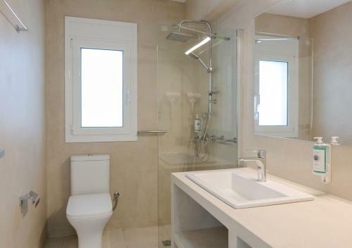 Hostal Costa Vasia Suites And Apartments