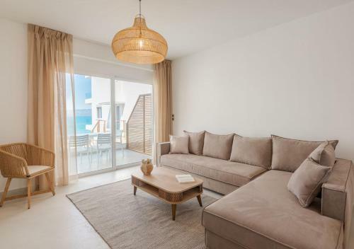 Hostal Costa Vasia Suites And Apartments
