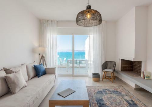Hostal Costa Vasia Suites And Apartments