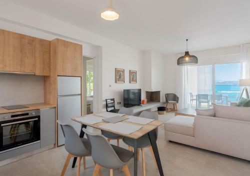 Hostal Costa Vasia Suites And Apartments