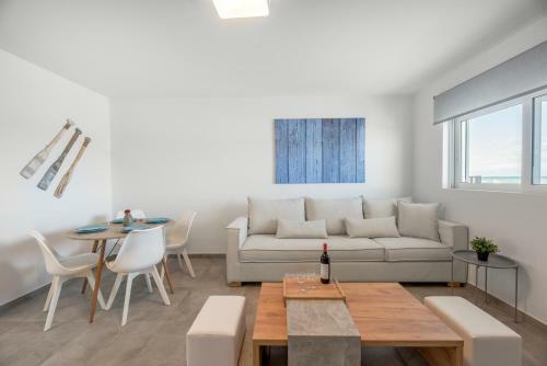 Hostal Costa Vasia Suites And Apartments
