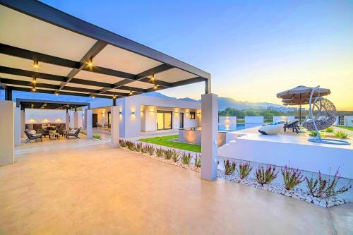 Villa Solaris Heated Pool & Jacuzzi