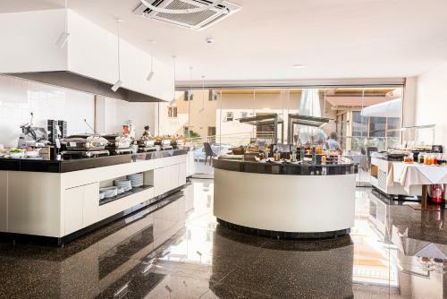 Epos Luxury Beach Hotel / Adults Only 16+