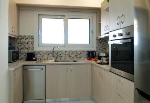 Zacharias Villa Sleeps 7 With Pool And Air Con