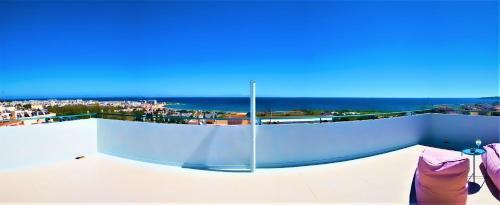 Apartamento Groovy & Cozy Apt With Private Seaview Rooftop Terrace