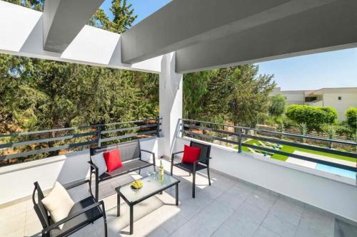 Lardos Villa Sleeps 7 With Pool Air Con And Wifi