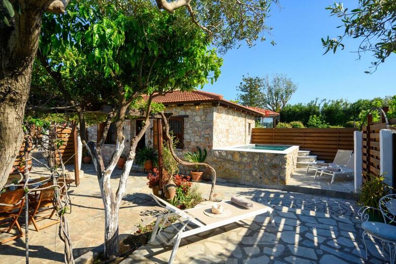 Ariadni Apartments