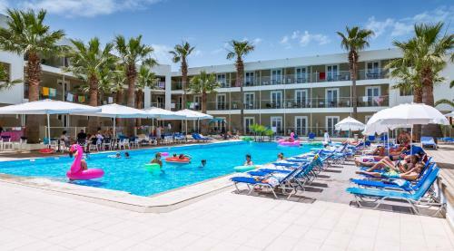 Hotel White Olive Premium Cameo