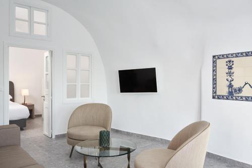 Firostefani Villa Sleeps 7 With Pool And Air Con
