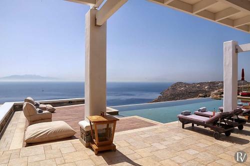 Agrari Villa Sleeps 24 With Pool Air Con And Wifi