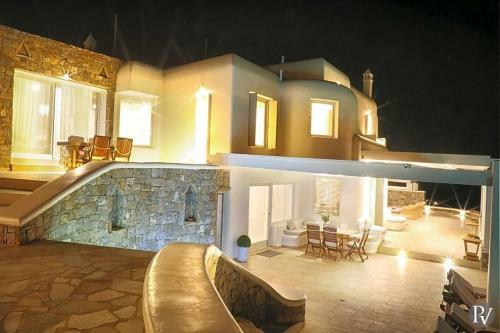 Agrari Villa Sleeps 24 With Pool Air Con And Wifi