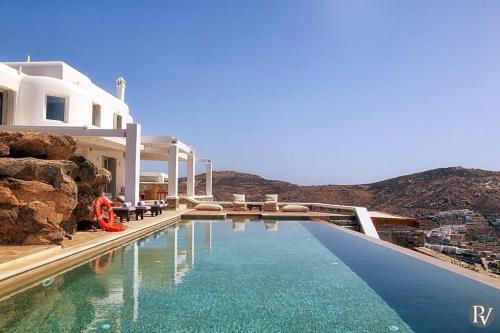 Agrari Villa Sleeps 24 With Pool Air Con And Wifi
