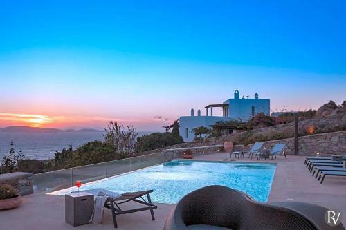 Costa Ilios Villa Sleeps 16 With Pool And Air Con