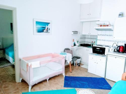 Breezy Holiday Home In Paros At Beach