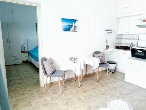 Breezy Holiday Home In Paros At Beach