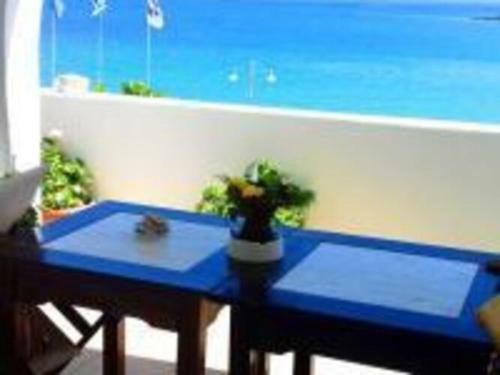 Breezy Holiday Home In Paros At Beach