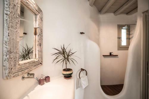 Kalafati Villa Sleeps 12 With Pool And Air Con