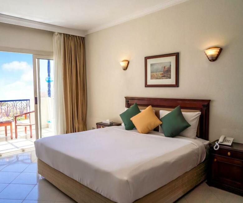 Hotel Tropicana Grand Oasis