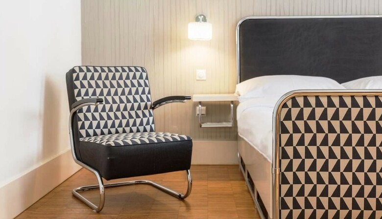 Three Crowns Hotel