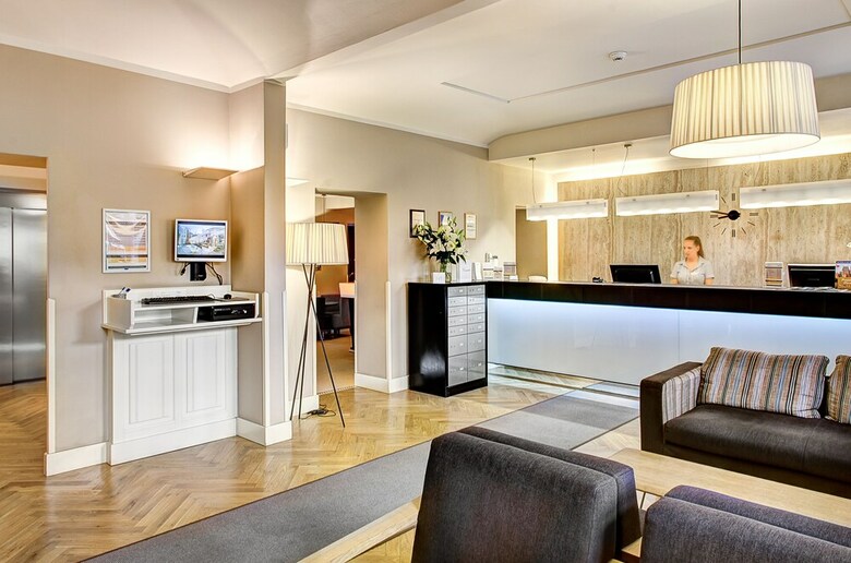 Three Crowns Hotel