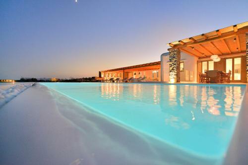 Villa In Elia Sleeps 8 With Pool And Air Con