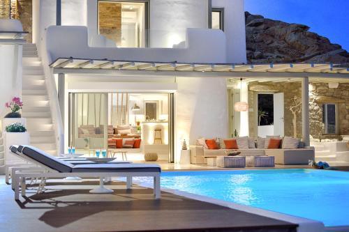 Elia Villa Sleeps 12 With Pool And Air Con