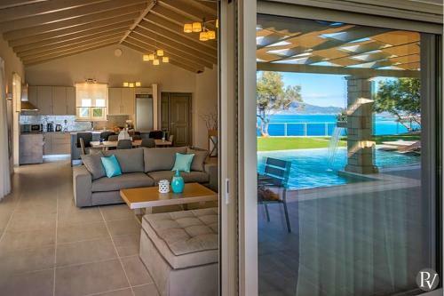 Limni Keriou Villa Sleeps 8 Wifi