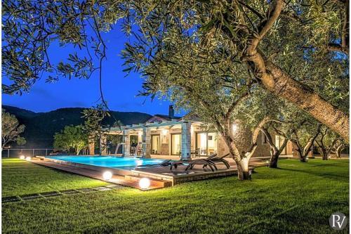 Limni Keriou Villa Sleeps 8 Wifi