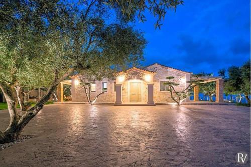 Limni Keriou Villa Sleeps 8 Wifi