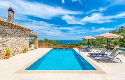 Marathias Villa Sleeps 4 Pool Air Con Wifi