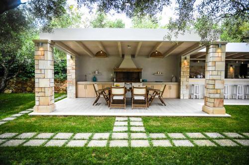 Limni Keriou Villa Sleeps 6 With Pool And Air Con