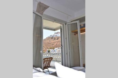 Deluxe Apartment Over The Sea