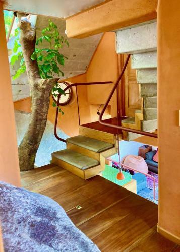 Unique Architecture, Breathtaking Views Of Lake