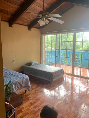 Gorgeous 6 Br House Bbq Pool And Relax- Walk 2 Beach