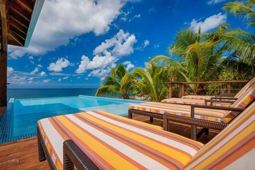 Villa Vivaro Roatan North House